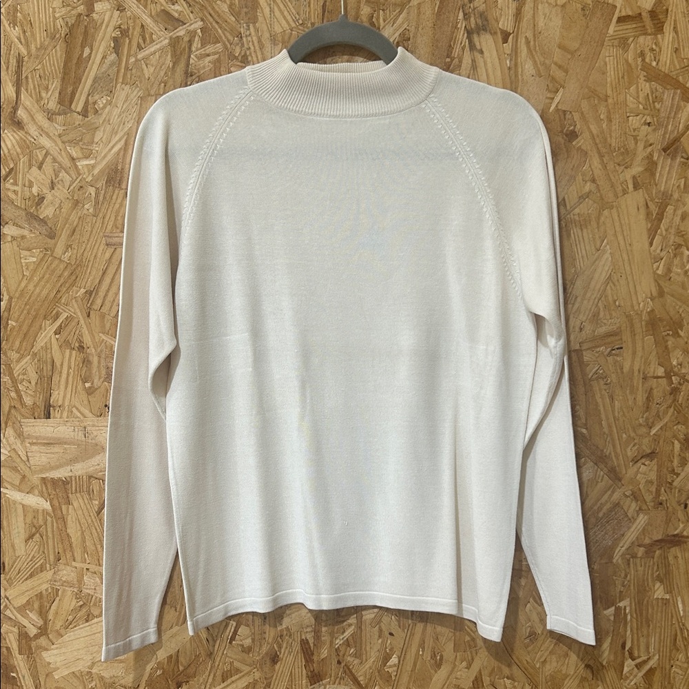 Vintage kevo collection 100% Silk Cream/Ecru Mock Neck Top